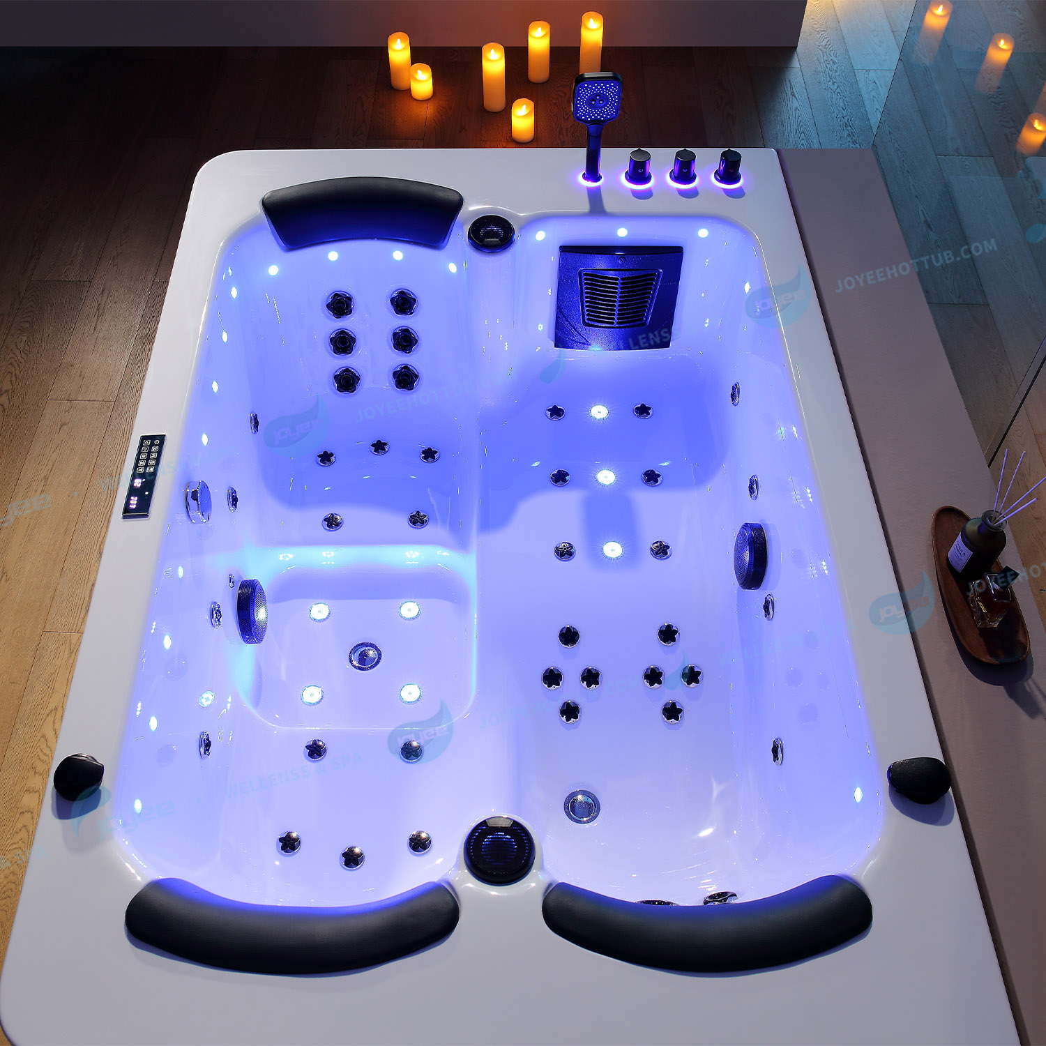 3 Leute Jakuzzi