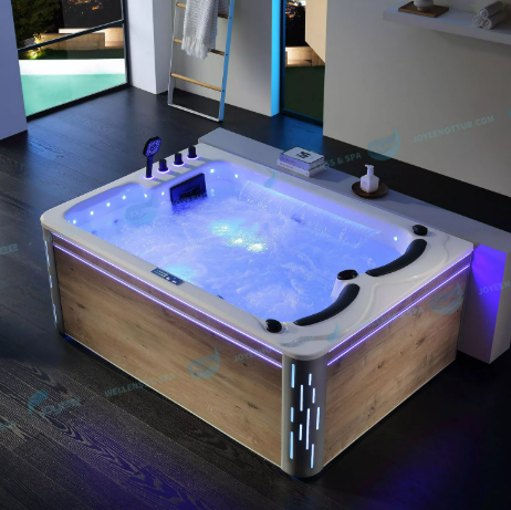 So machen Sie einen Whirlpool im Freien winterfest