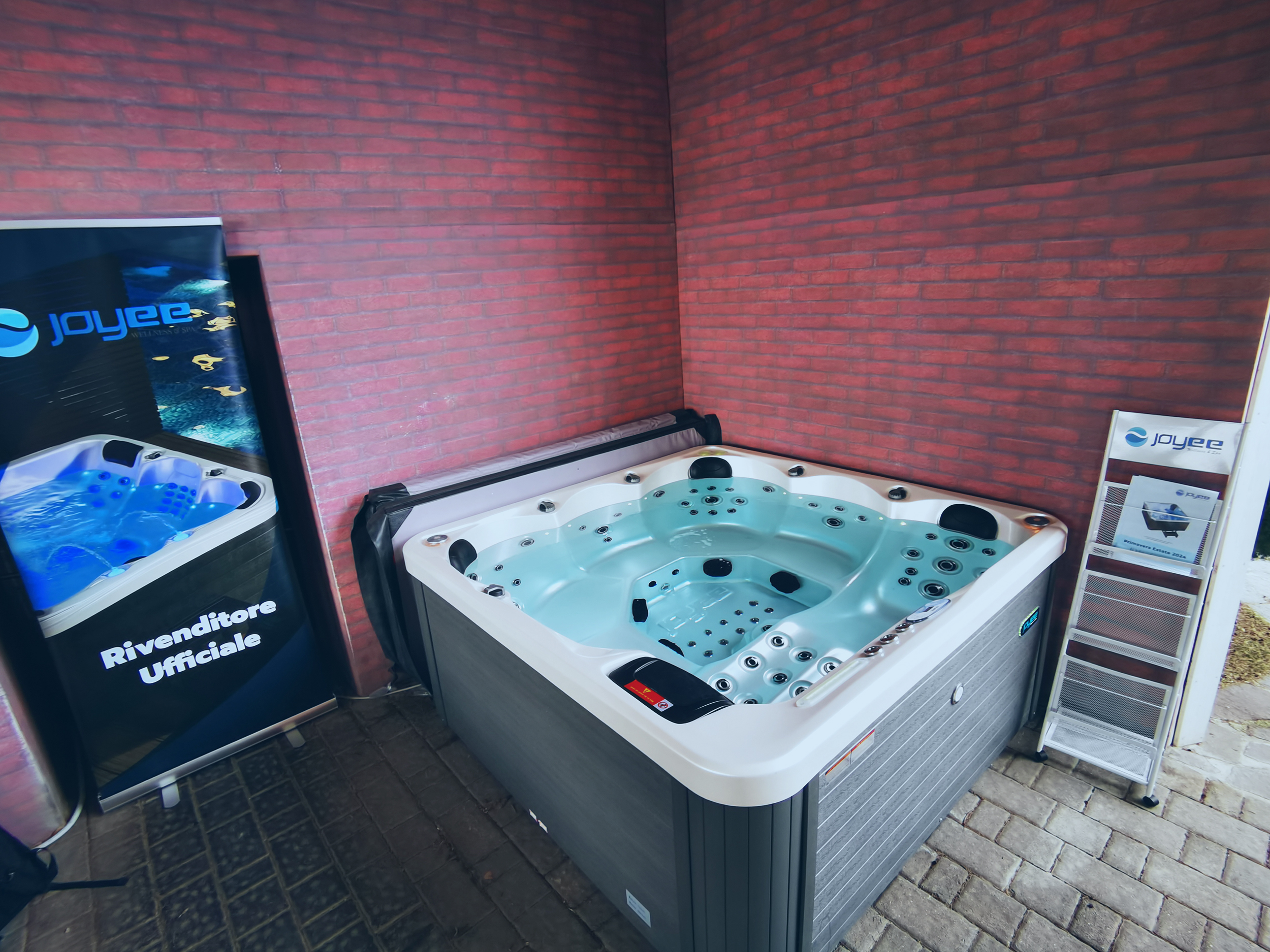 Unser vertrauenswürdiger italienischer Händler: Erweiterung des Spa -Zugangs im Freien vom Einzelhandel auf Hotels